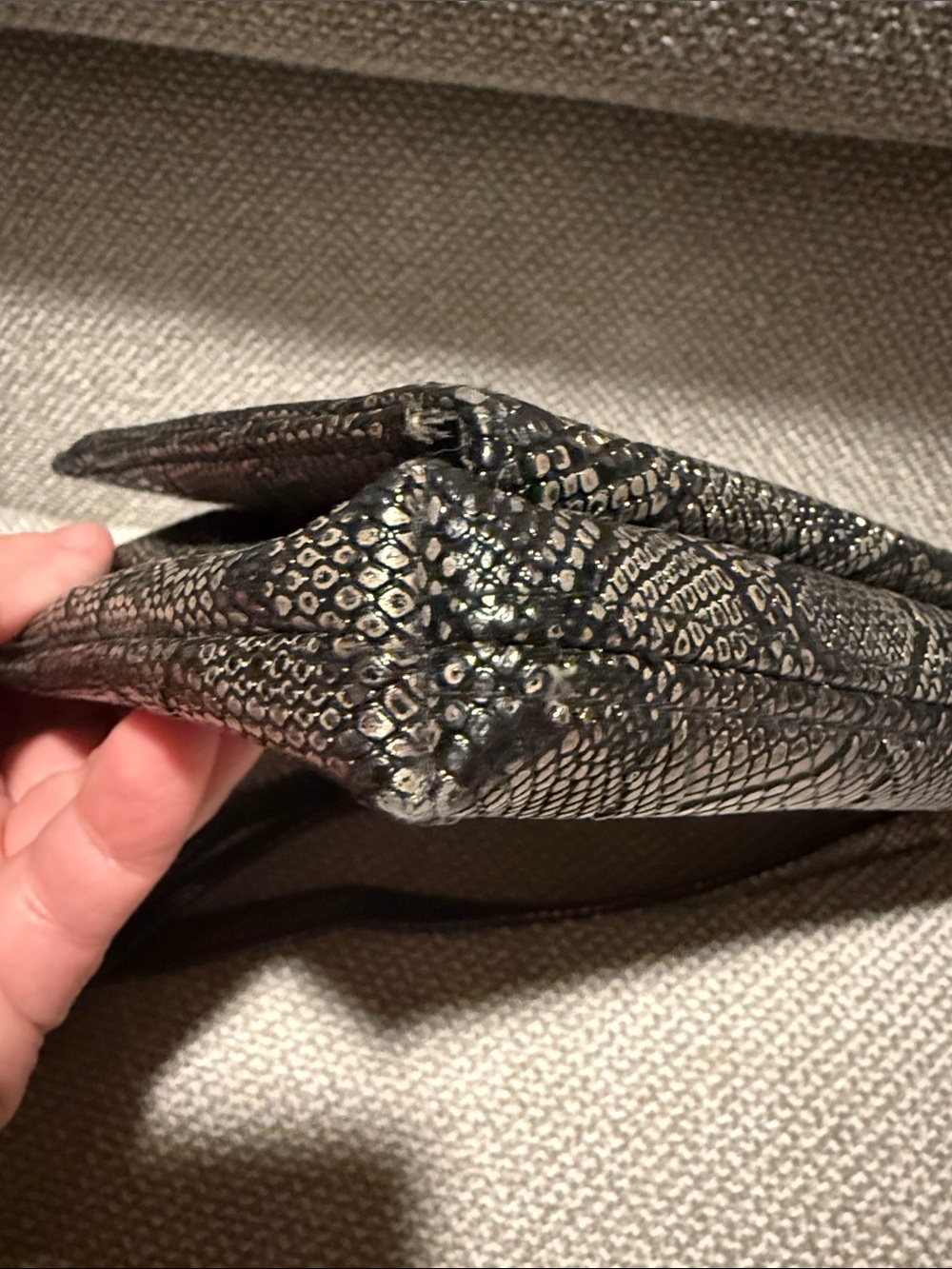 Enzo Angiolini Black Pewter Snakeskin Crossbody Bag - Picture 3 of 7